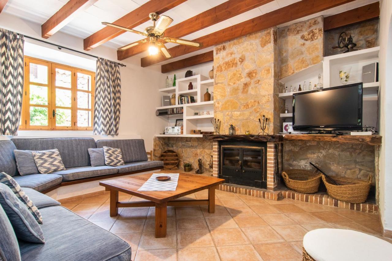 Vila Fabulous Rural House With Views To The Mountains With Swimming Pool Caimari Exteriér fotografie